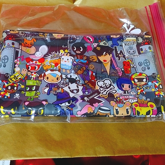 TOKIDOKI ☠️ Skull & Crossbones White Hardware Zippered Pouch NWT - Picture 5 of 8